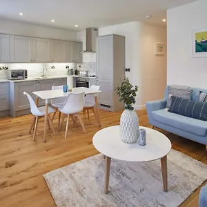  Apartment Host & - The Old Sweet Shop United Kingdom